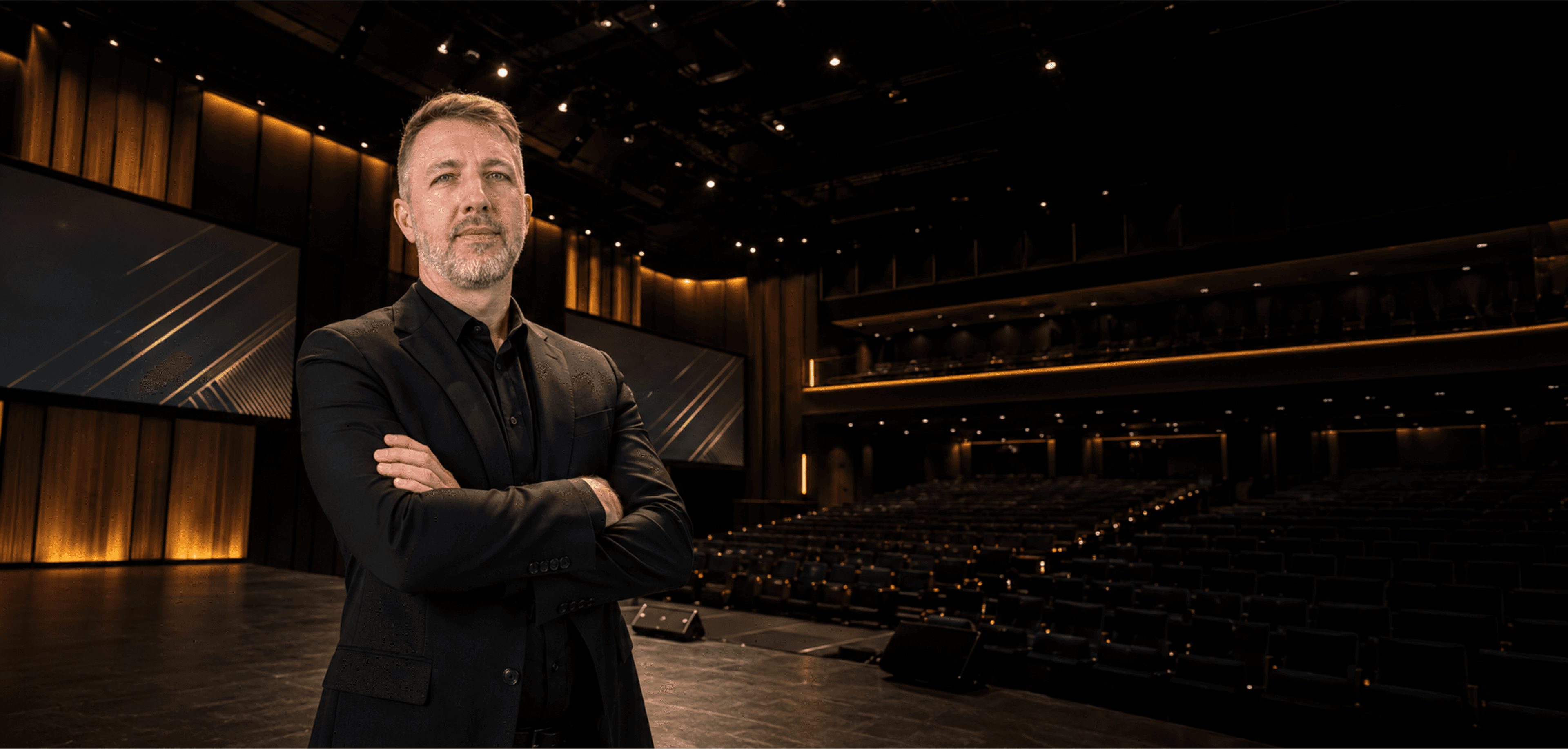 Márcio Simioni em auditório